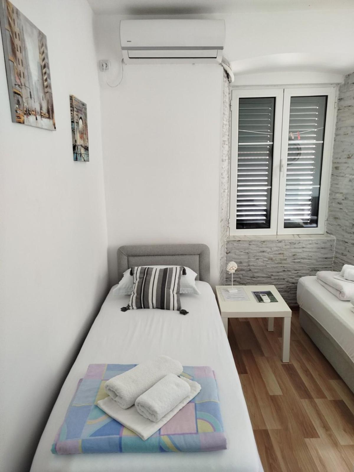 Guesthouse Bit Accommodation Kotor Eksteriør bilde